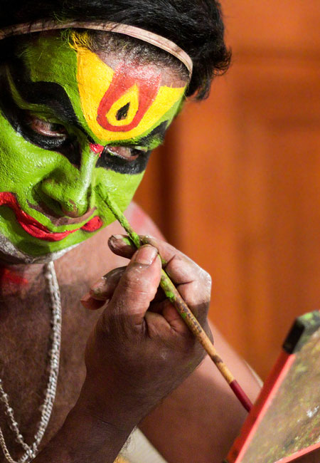 Watch a traditional Kathakali dance and learn about their costumes and makeup