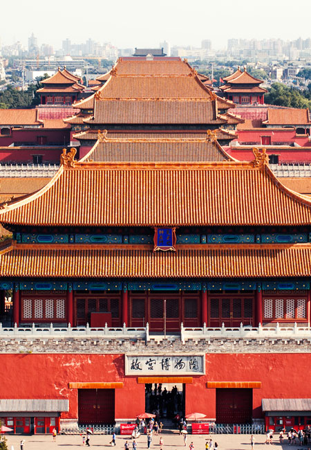Explore 12 carefully-selected palaces in the Forbidden City.