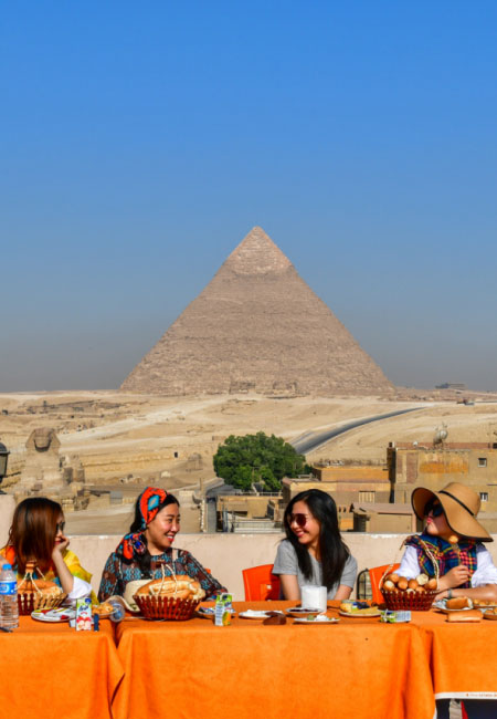 Enjoy breakfast with pyramid views